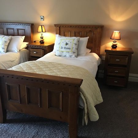 Ballynaskreena Hopper Inn Bar & Guest Accommodation מראה חיצוני תמונה