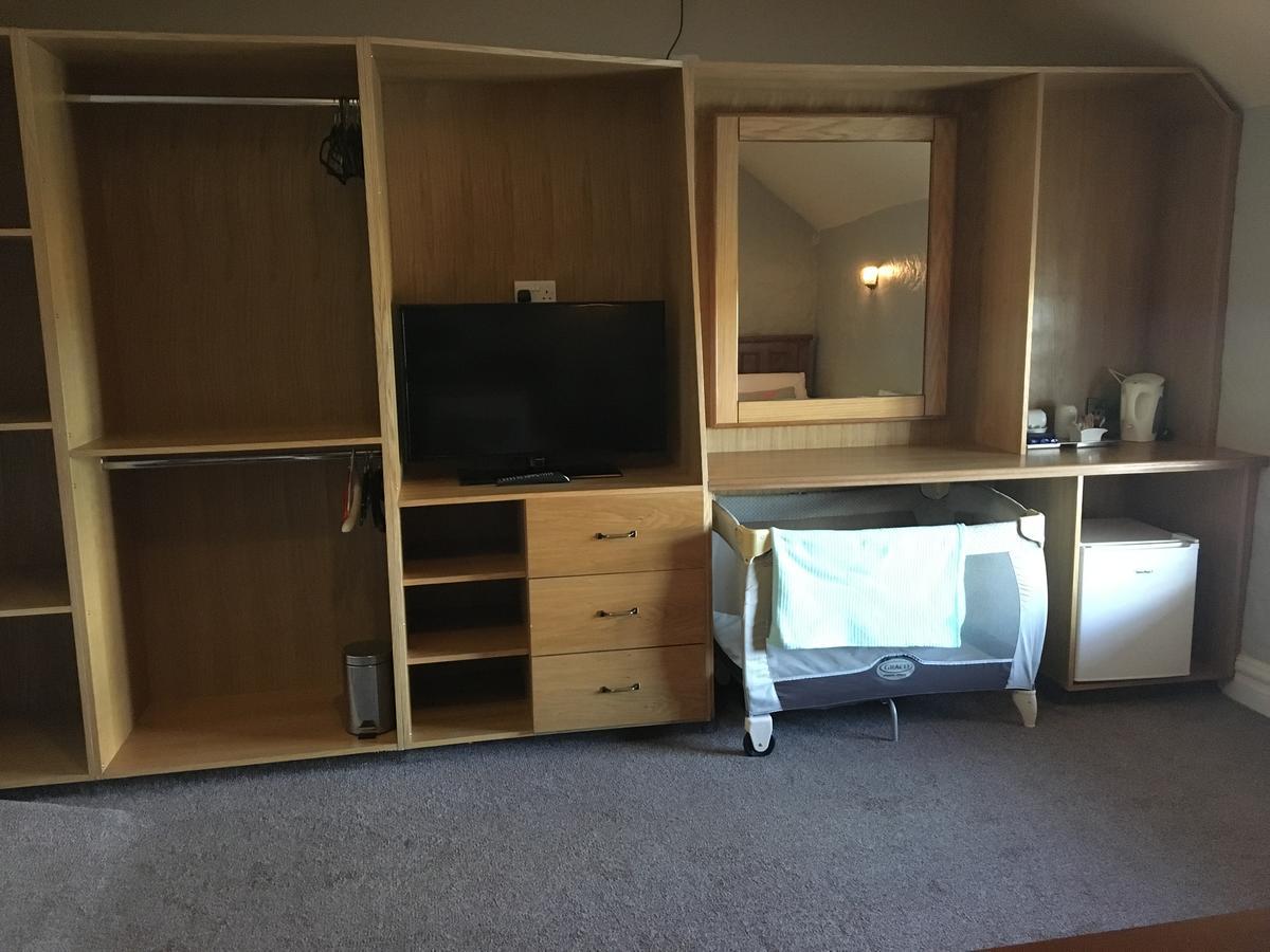 Ballynaskreena Hopper Inn Bar & Guest Accommodation מראה חיצוני תמונה